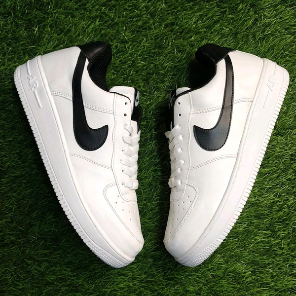 Nike - AF1 BLACK & WHITE