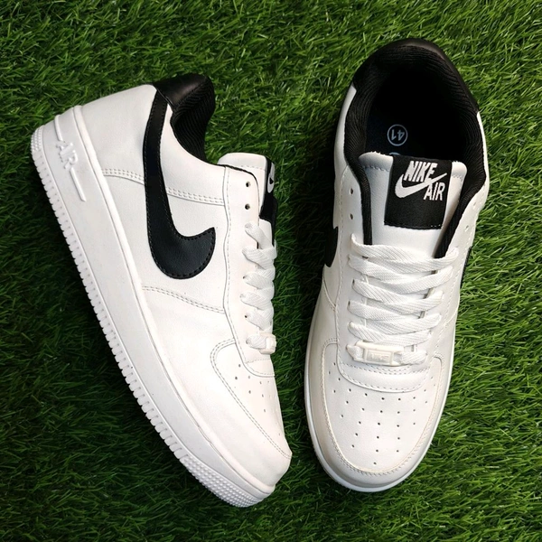 Nike - AF1 BLACK & WHITE